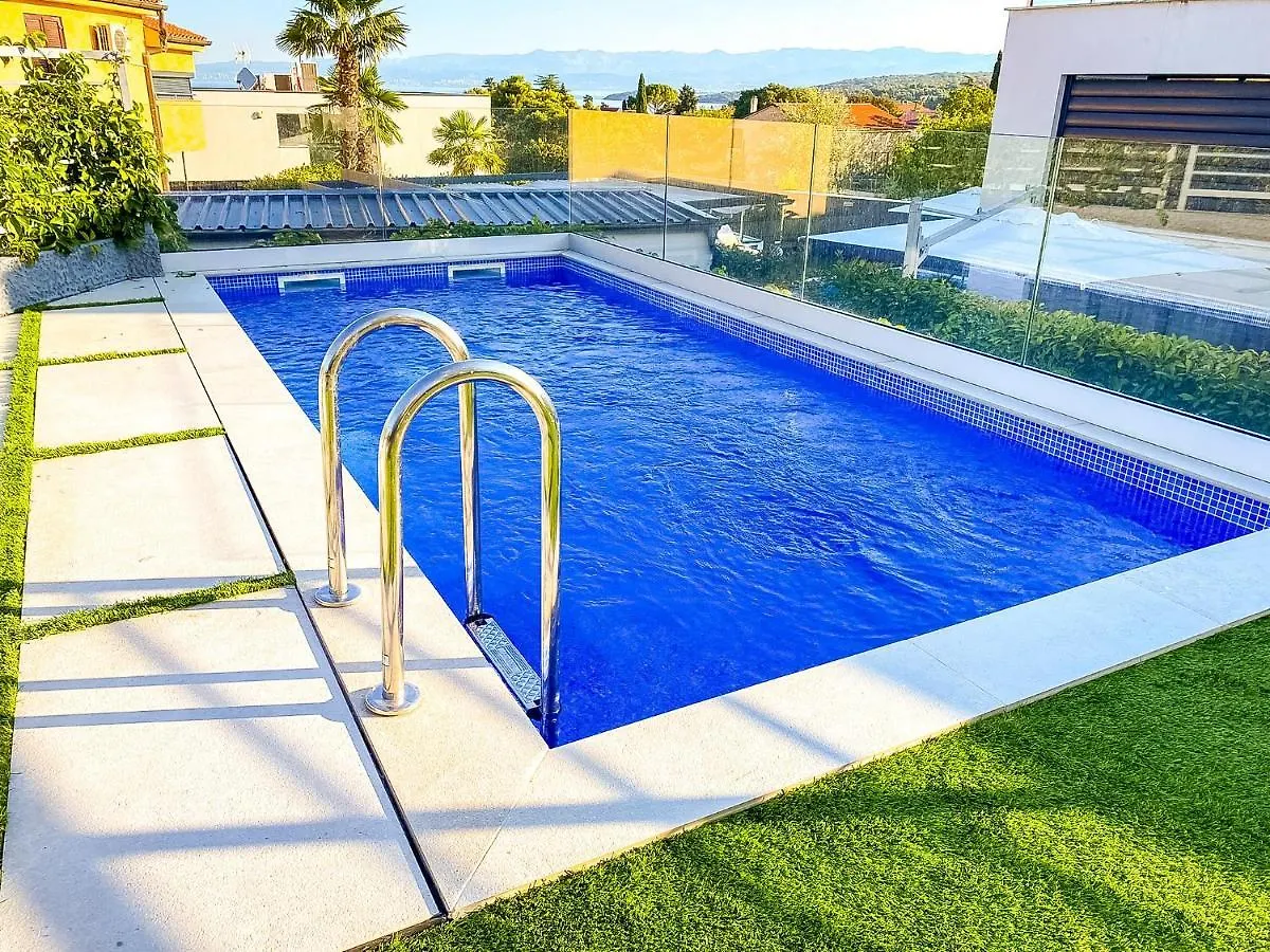 Villa Mirno More Apartments Malinska Croatia