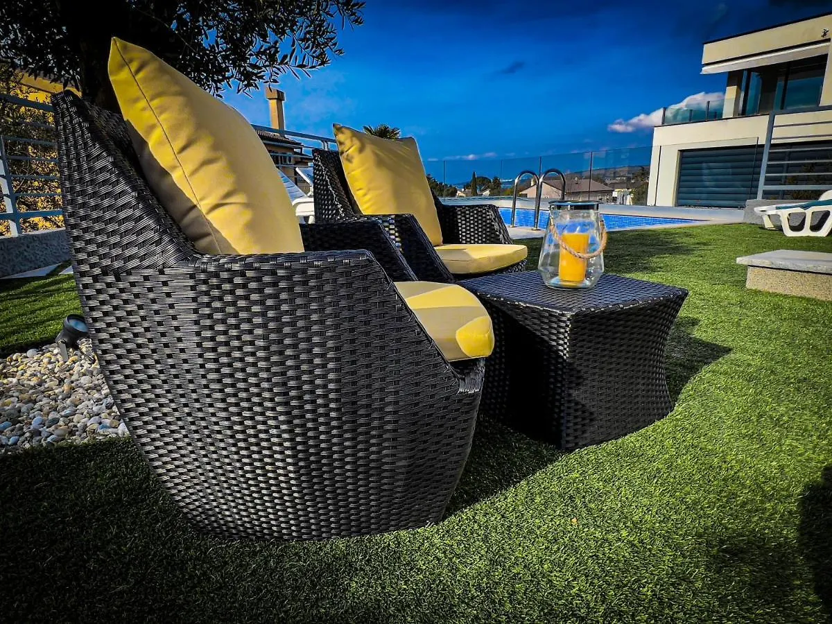 Villa Mirno More Apartments Malinska
