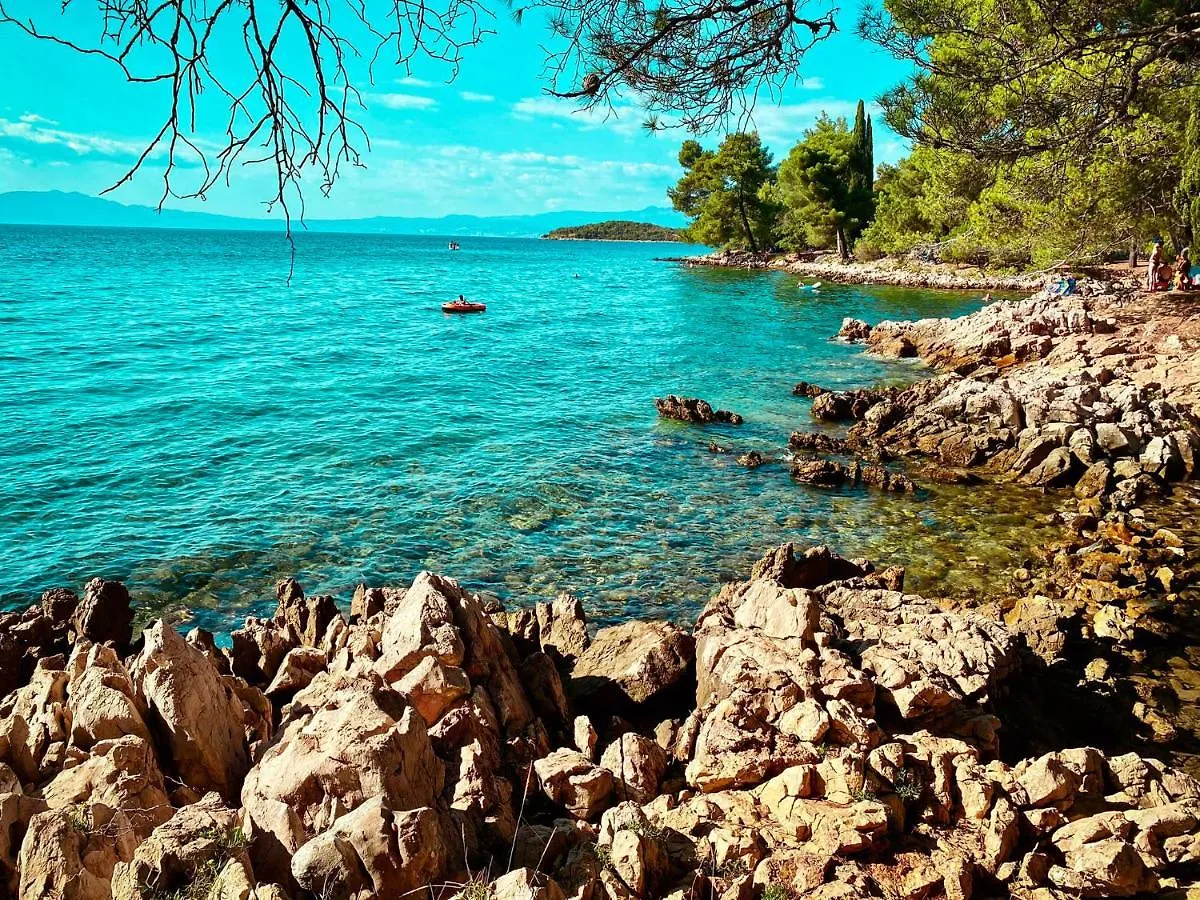Villa Mirno More Apartments Malinska Croatia