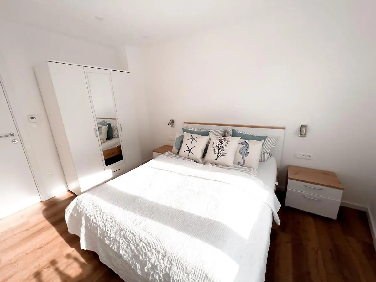 Villa Mirno More Apartments Malinska