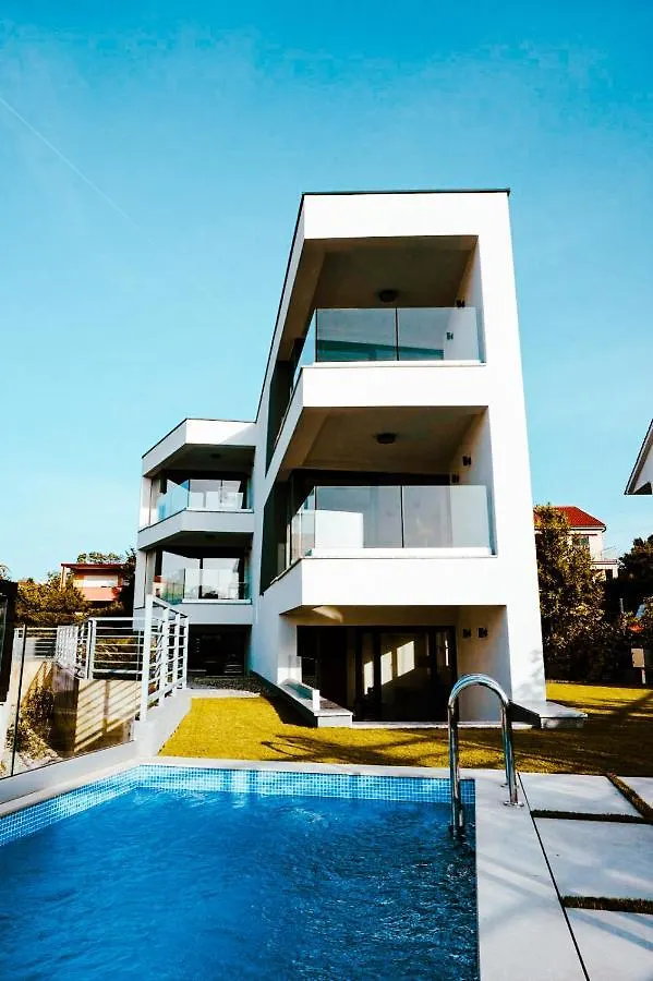 Villa Mirno More Apartments Malinska