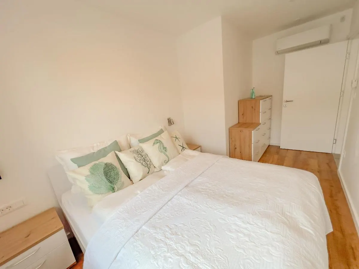 Villa Mirno More Apartments Malinska