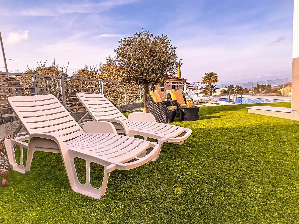 Villa Mirno More Apartments Malinska 0*,  Croatia