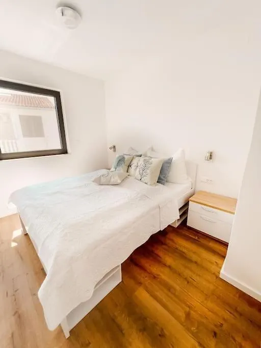 Villa Mirno More Apartments Malinska